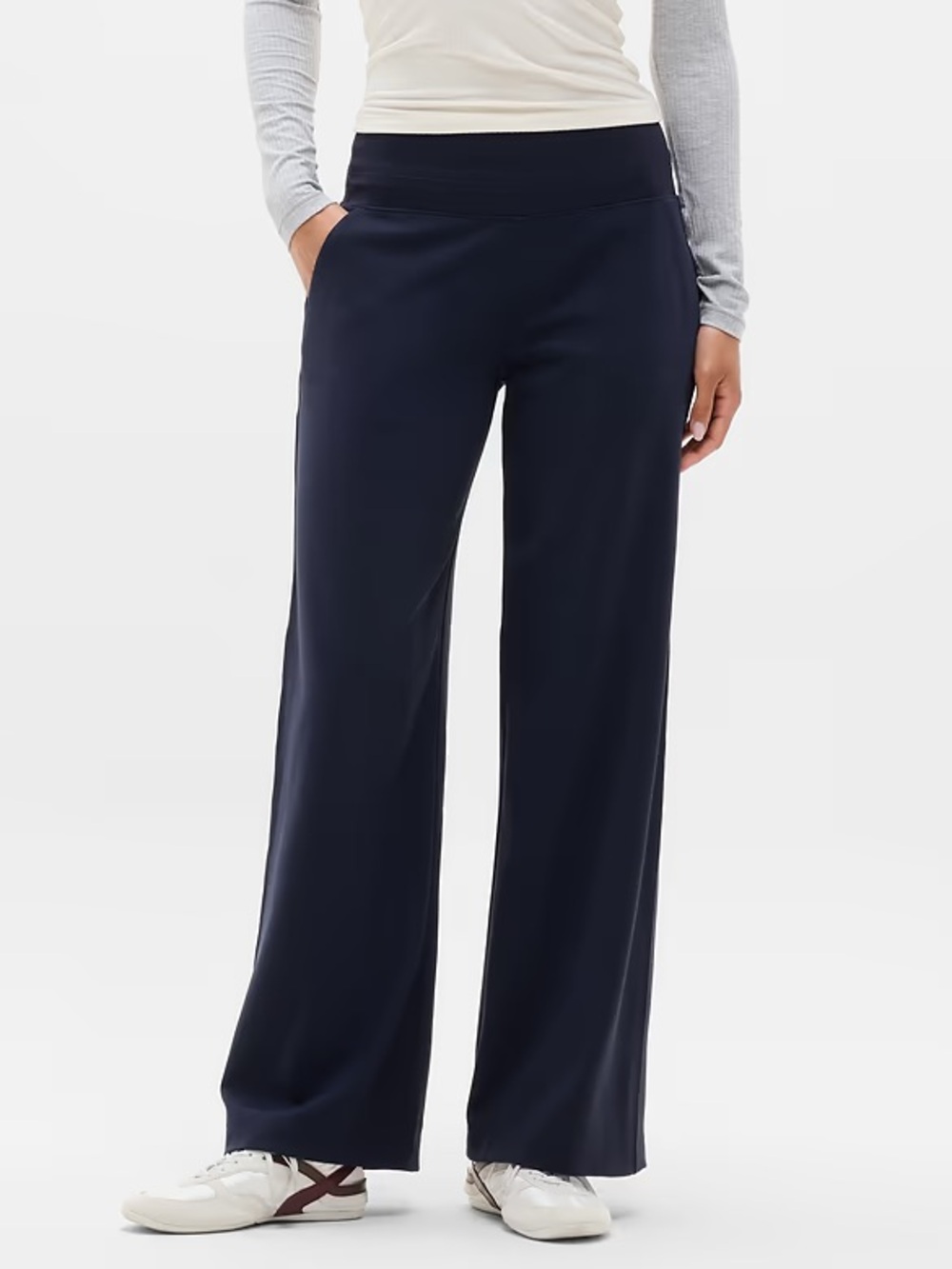 Athleta Venice Wide leg high rise pants size Medium Navy NWT New $109